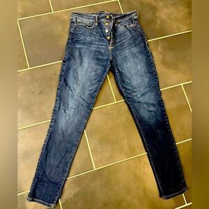Universal Thread High Rise 90s Slim Jean